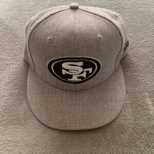San Francisco 49ers New Era 59Fifity Size 7 1/4.